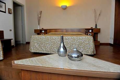 Double or Twin Room with Park View