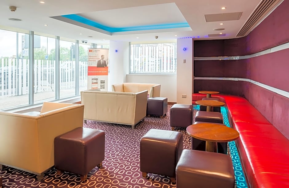 Holiday Inn Express Swiss Cottage – London, 07