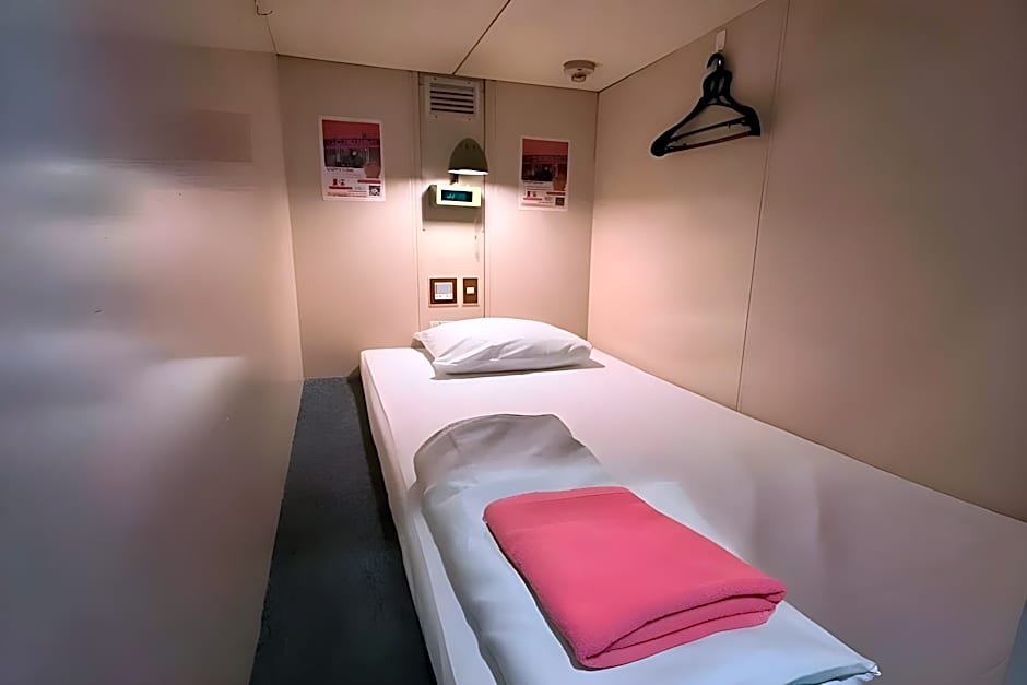 Capsule Hotel Block Room