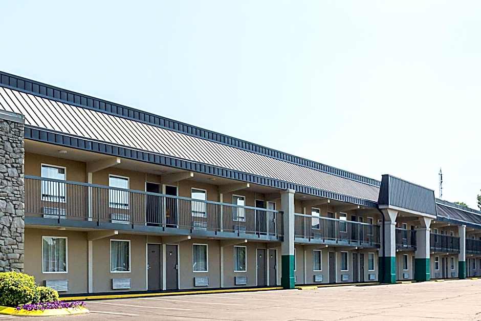 Quality Inn Hurricane Mills I-40