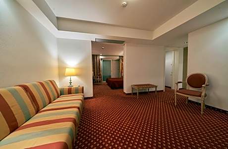 Deluxe Suite with Sea View