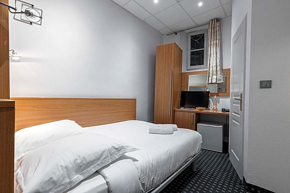 Modern Waikiki Hotel