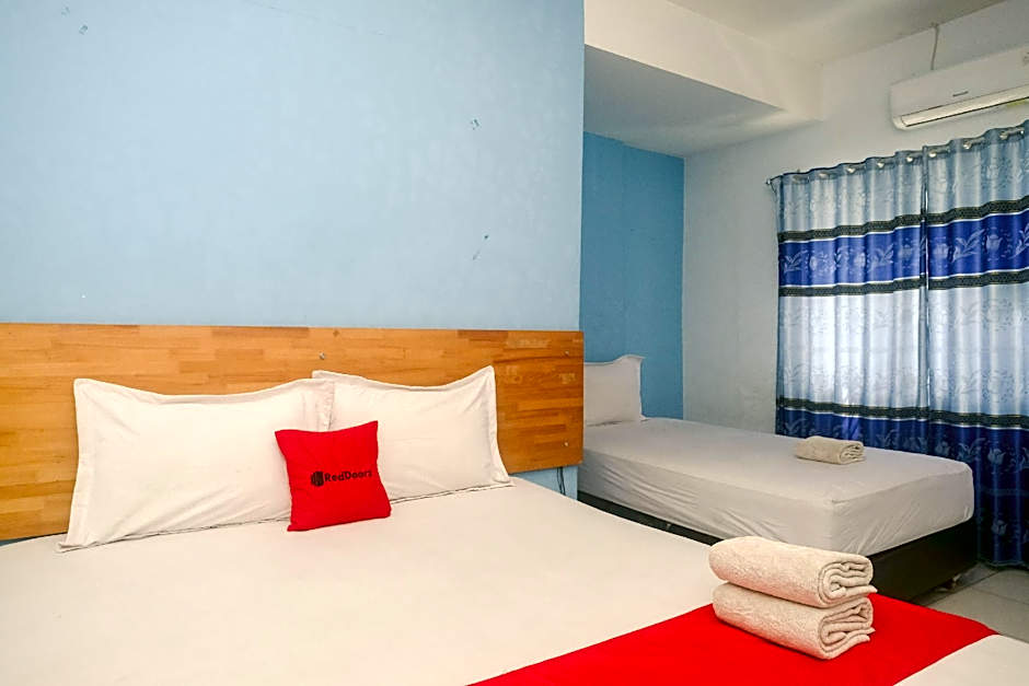 RedDoorz @ Jalan Brigjend Katamso Medan 2
