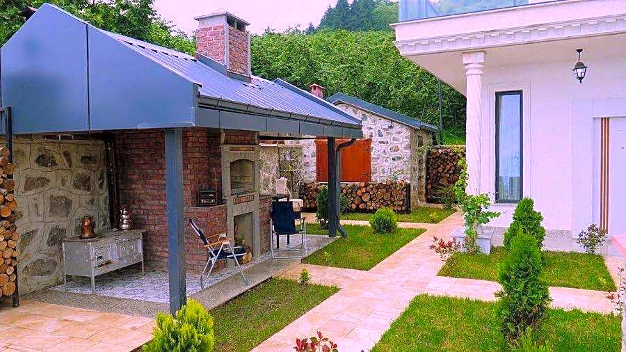 POISON GARDEN SUİTE