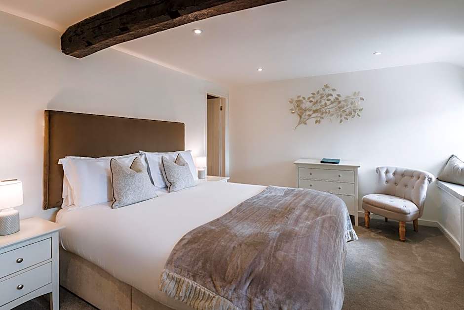 Coffee & Stays at Cartmel Square