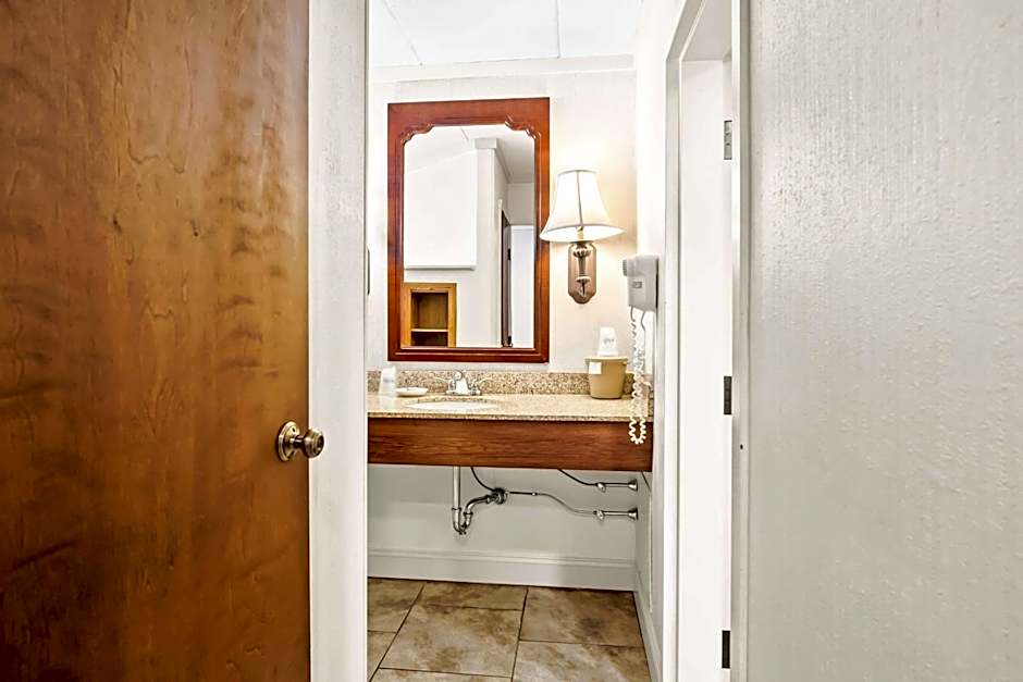 Best Western Merry Manor Inn