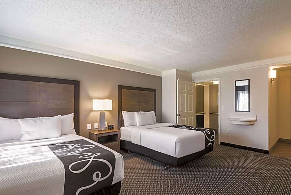 La Quinta Inn & Suites by Wyndham Austin at The Domain