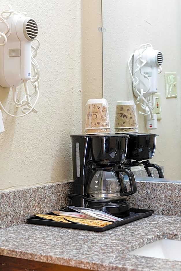 Country Hearth Inn & Suites Marietta