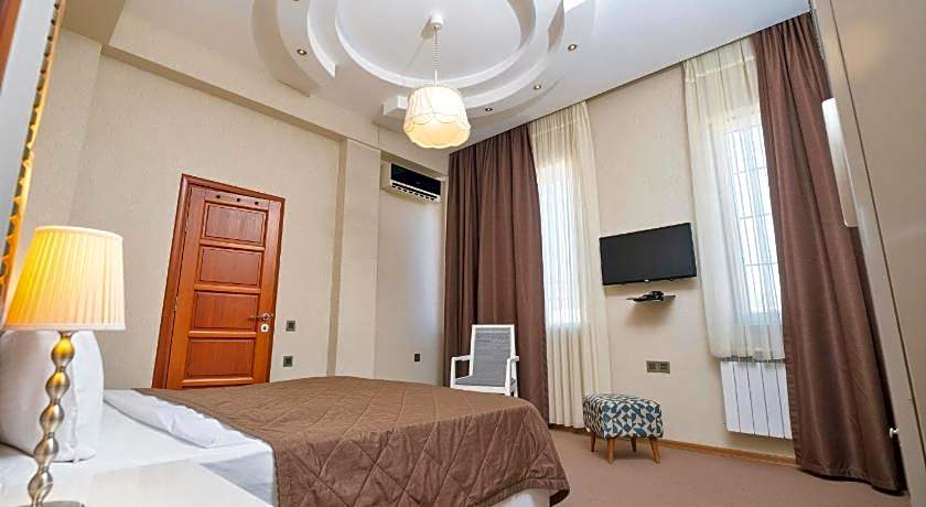 Maestro Hotel