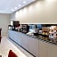 La Quinta Inn & Suites by Wyndham Mercedes Outlet Mall