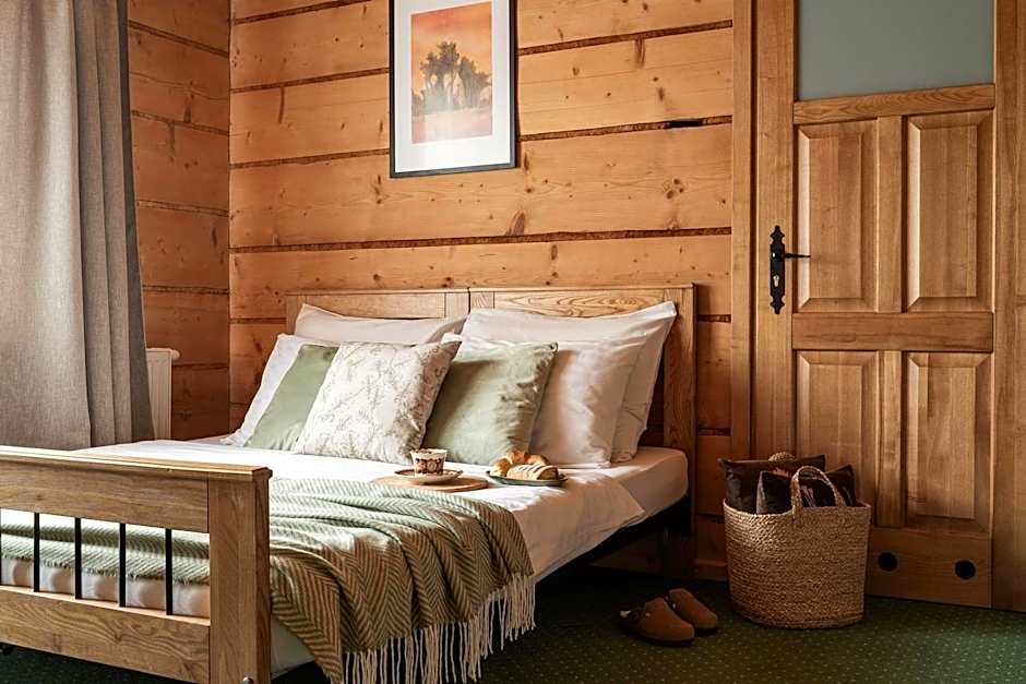 Willa Podhalanka Jacuzzi & sauna - drewniany dom dla 20 osób