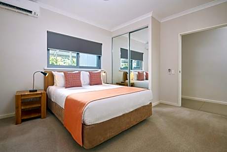 One-Bedroom Apartment with Balcony