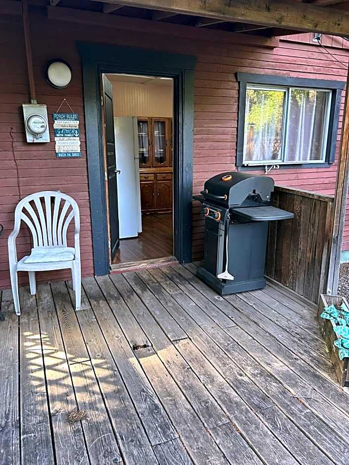 Old Towne Inne Chuckwagon Bar & Grill