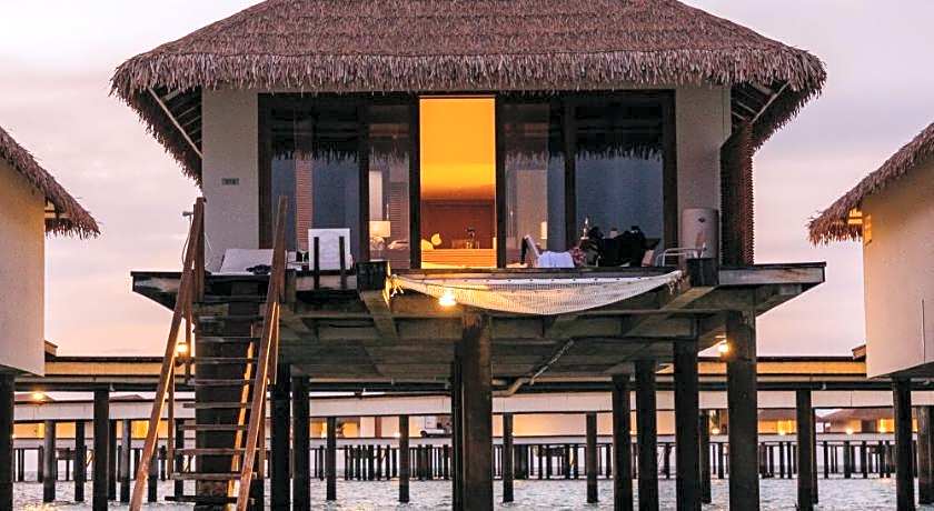 Cinnamon Velifushi Maldives