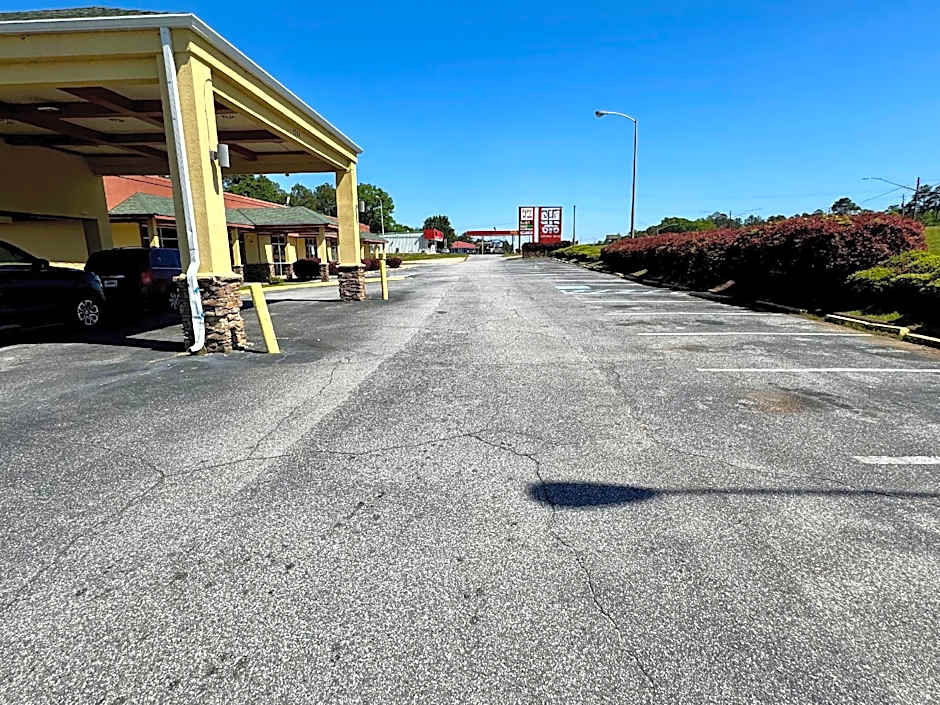 OYO Hotel Phenix City Central