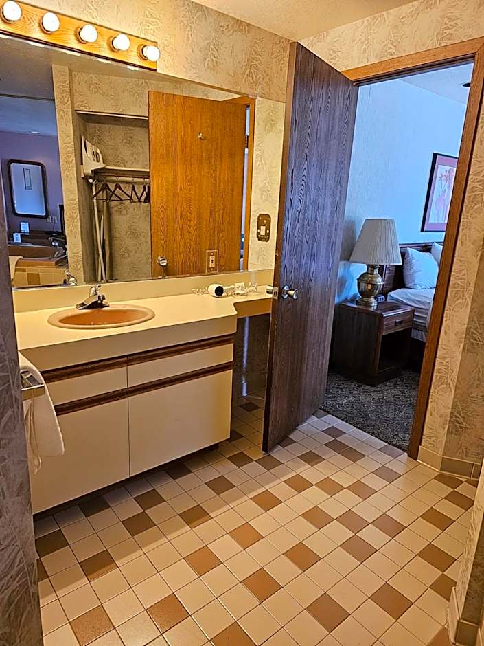 Travelodge by Wyndham Mackinaw City