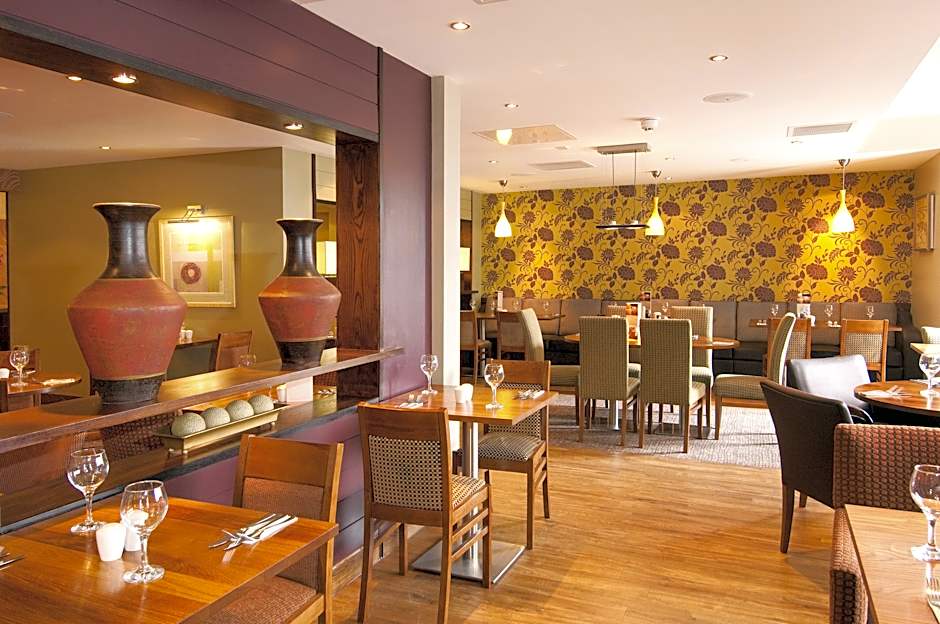 Premier Inn Sunbury - Kempton Park
