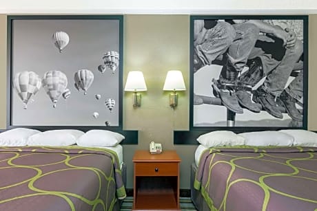 2 Queen Beds Smoking