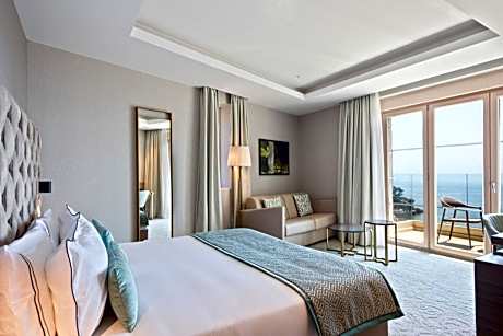 Special Offer - Free Upgrade to Deluxe Double Room with Balcony and Sea View