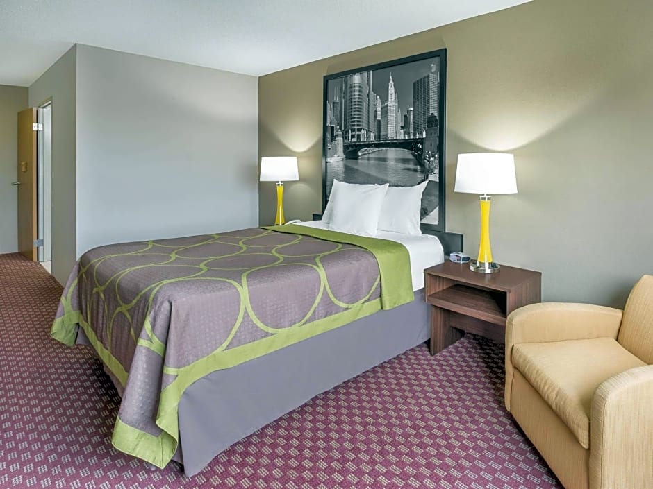 Super 8 by Wyndham Hebron Lowell Area