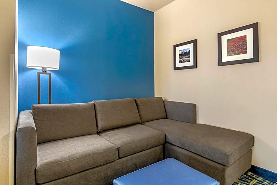 Comfort Inn & Suites Pauls Valley - City Lake