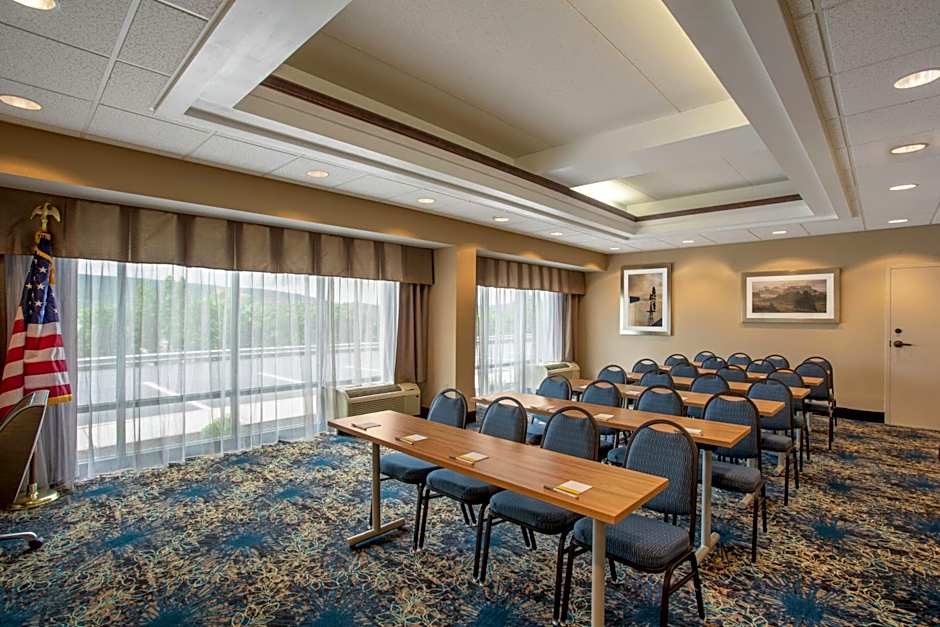 Hampton Inn By Hilton Bedford