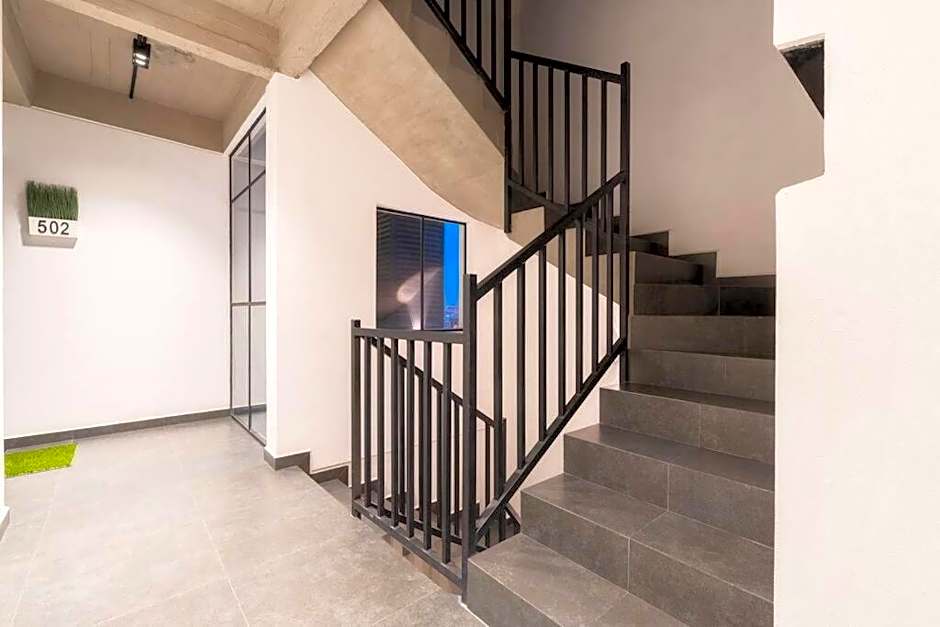 P202 Walk to Zocalo 3Bdrm 2bath Rooftop AC
