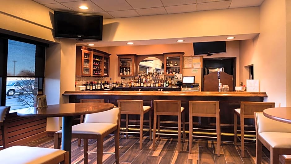 Holiday Inn Hotel & Suites Warren by IHG