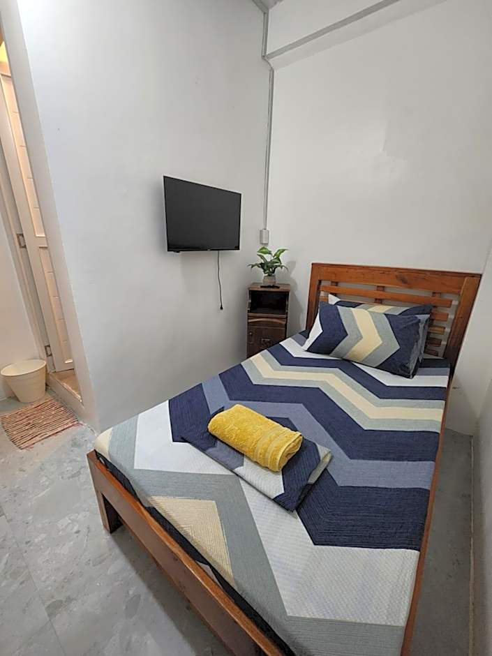 ASHBURN'S TRANSIENT Bauang La Union - BARKADA ROOM, LIMITED PARKING, SELF CHECK-IN, SELF SERVICE