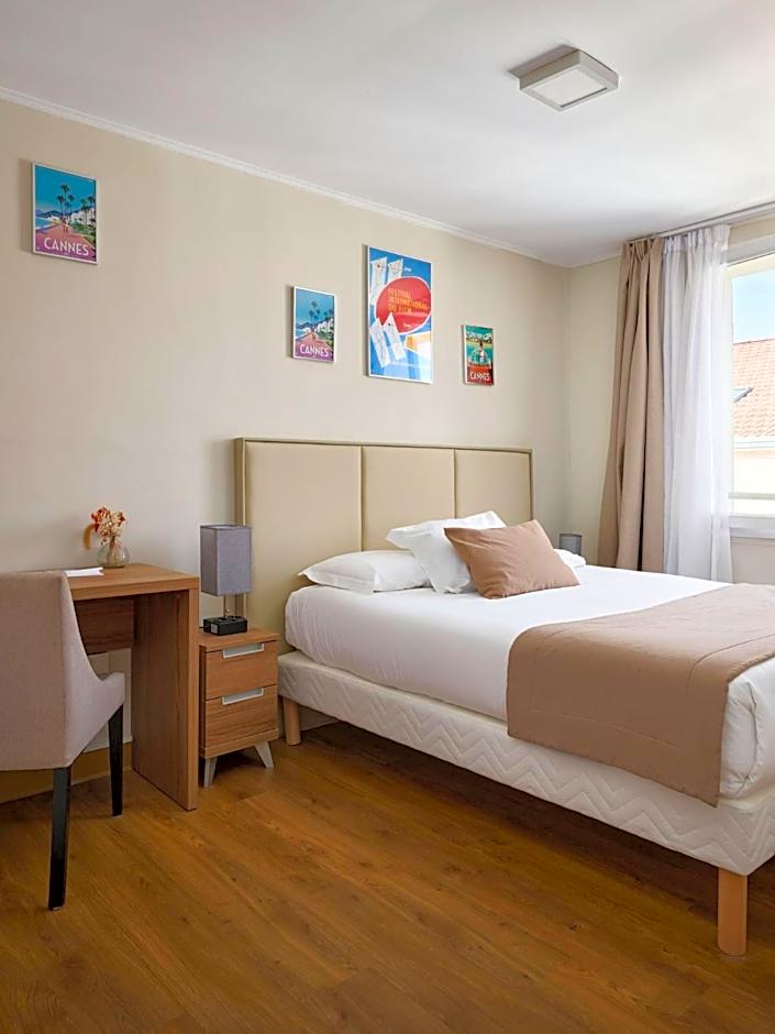 Photo 1 of 11 of Double Room