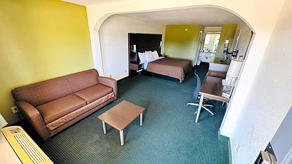 Garden Inn and Suites near Callaway Gardens Pine Mountain