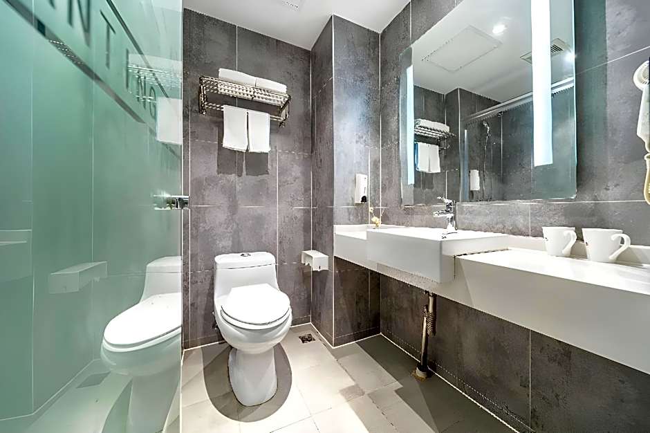 Hanting Hotel Shanghai Qingpu Caoying Road Metro Station