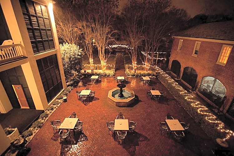 Monmouth Historic Inn