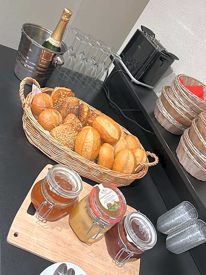 Hotel Villa-Bassermann, stilvoll, 2 Min zum Schloss, schnelles WLAN & Parkplatz