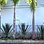 Sandyland Reef Inn