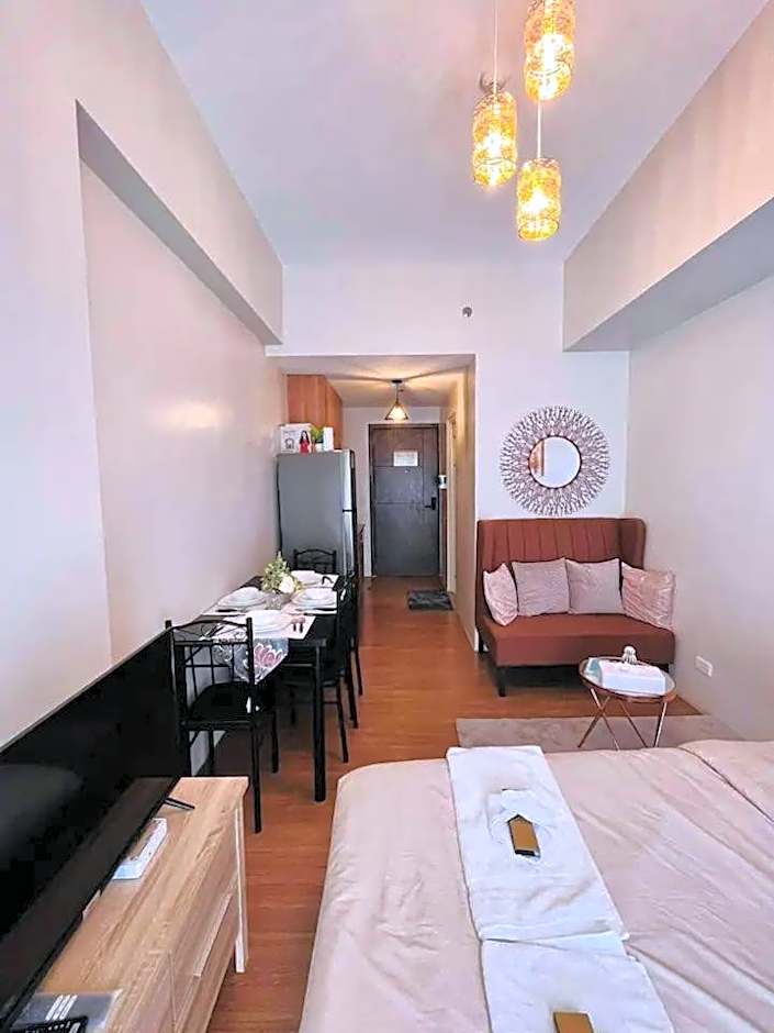 Serenity Stay Condo at 19th floor The Loop Tower Limketkai Center Lucky 19