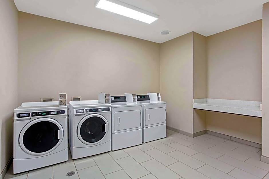 La Quinta Inn & Suites by Wyndham Sweetwater East