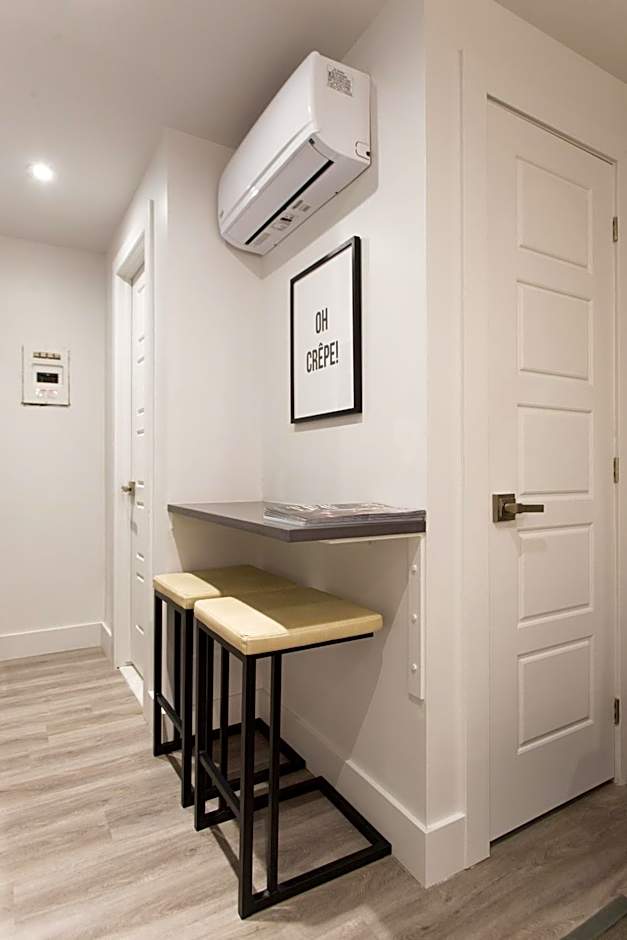 16 Studio Apartment-Hotel in Little Italy by Den Stays