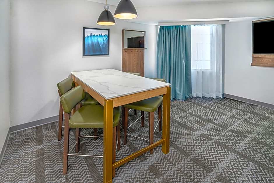 Staybridge Suites Denver - Cherry Creek By IHG