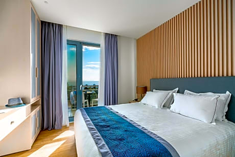 Family Room with King Bed