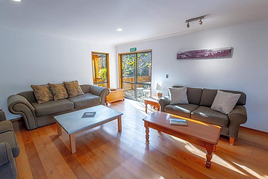 Wanaka Springs Lodge