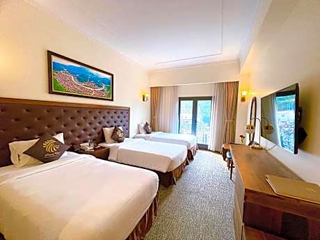 Superior Triple 3 Beds