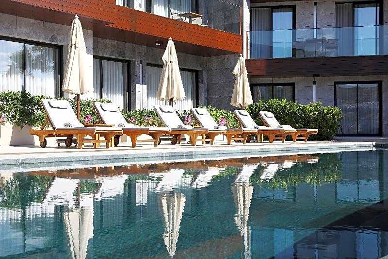Mare Deluxe Residences  & Villas
