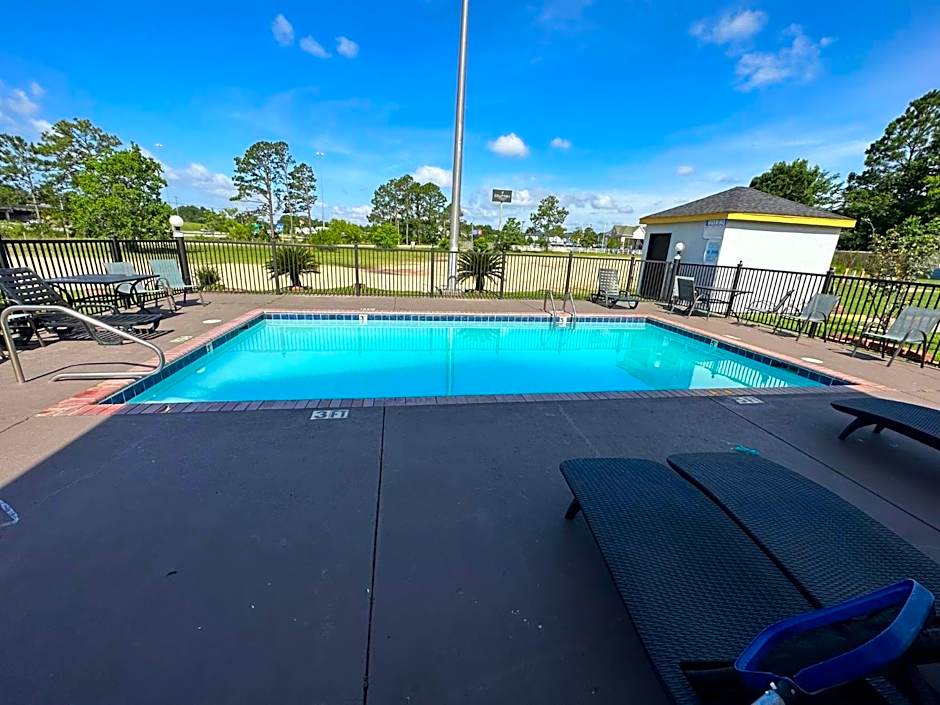 Super 8 by Wyndham Ocean Springs Biloxi