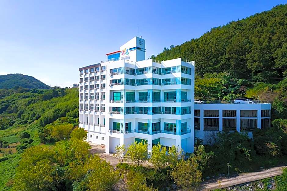 Namhae Season Hotel