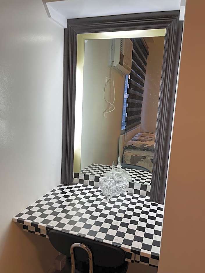 Whole Condo with Pool Great for Staycation