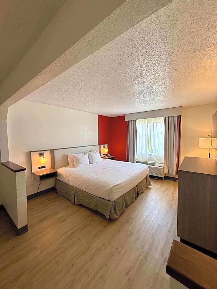 Ramada by Wyndham Glendale Heights/Lombard