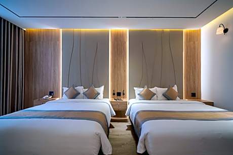 Deluxe Family Suite