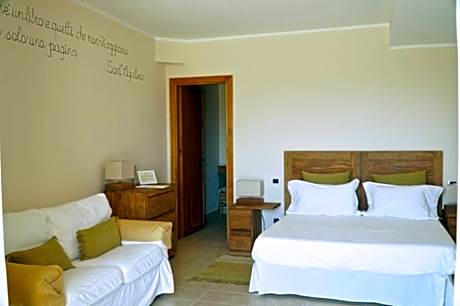 Junior Suite with Garden View