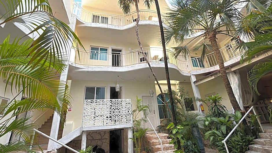 Coco Rio Hotel - Mamitas Beach Area